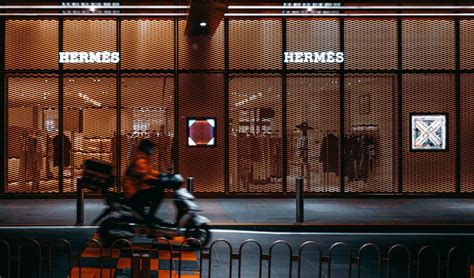 hermes bag repair shops.